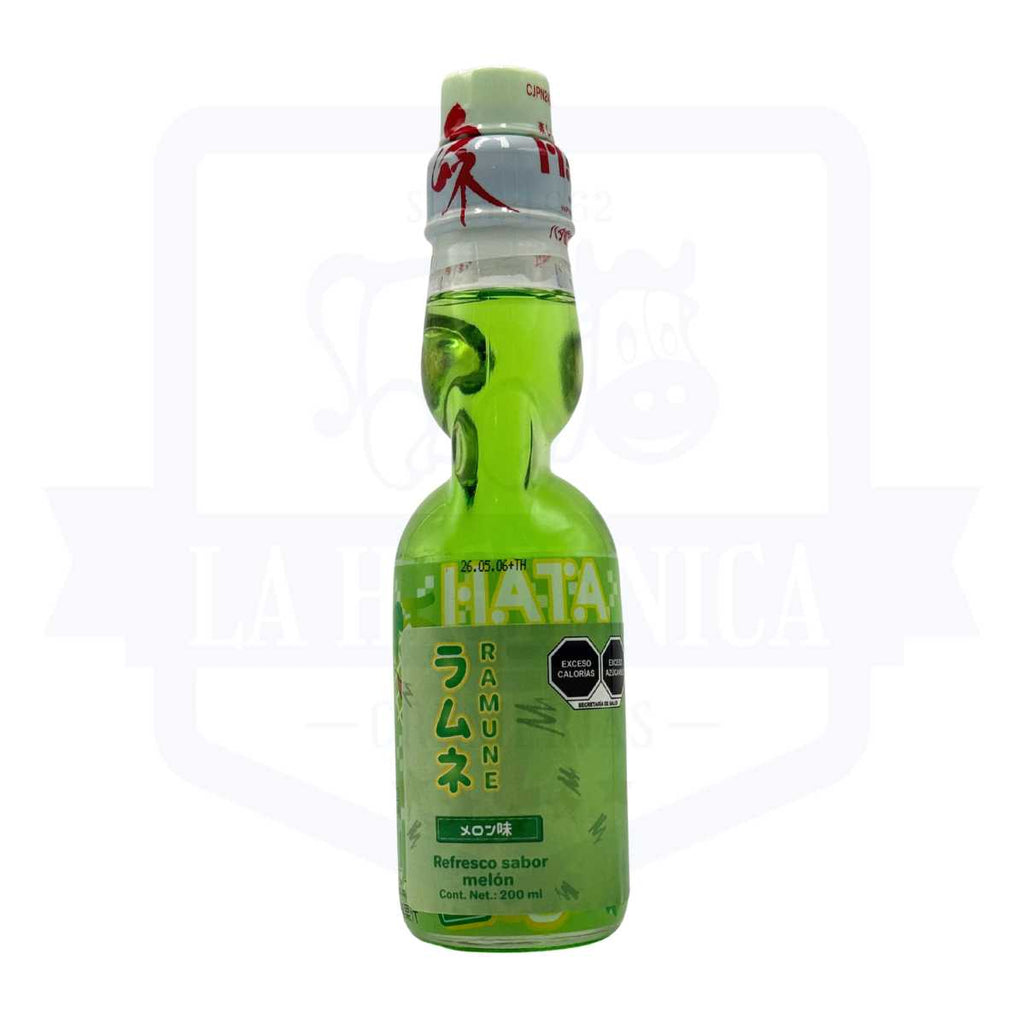 Bebida ramune sabor melón.