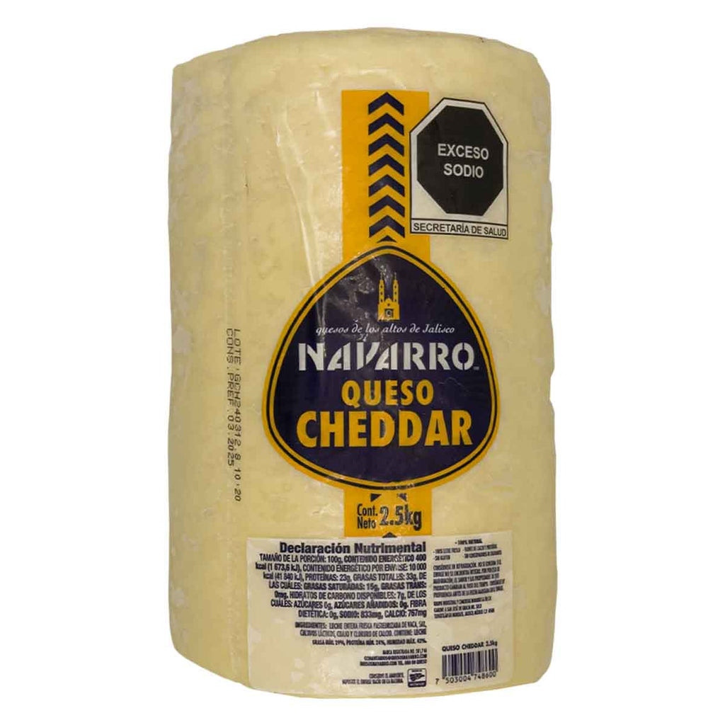 Pieza de queso cheddar Navarro de 2.5 k.